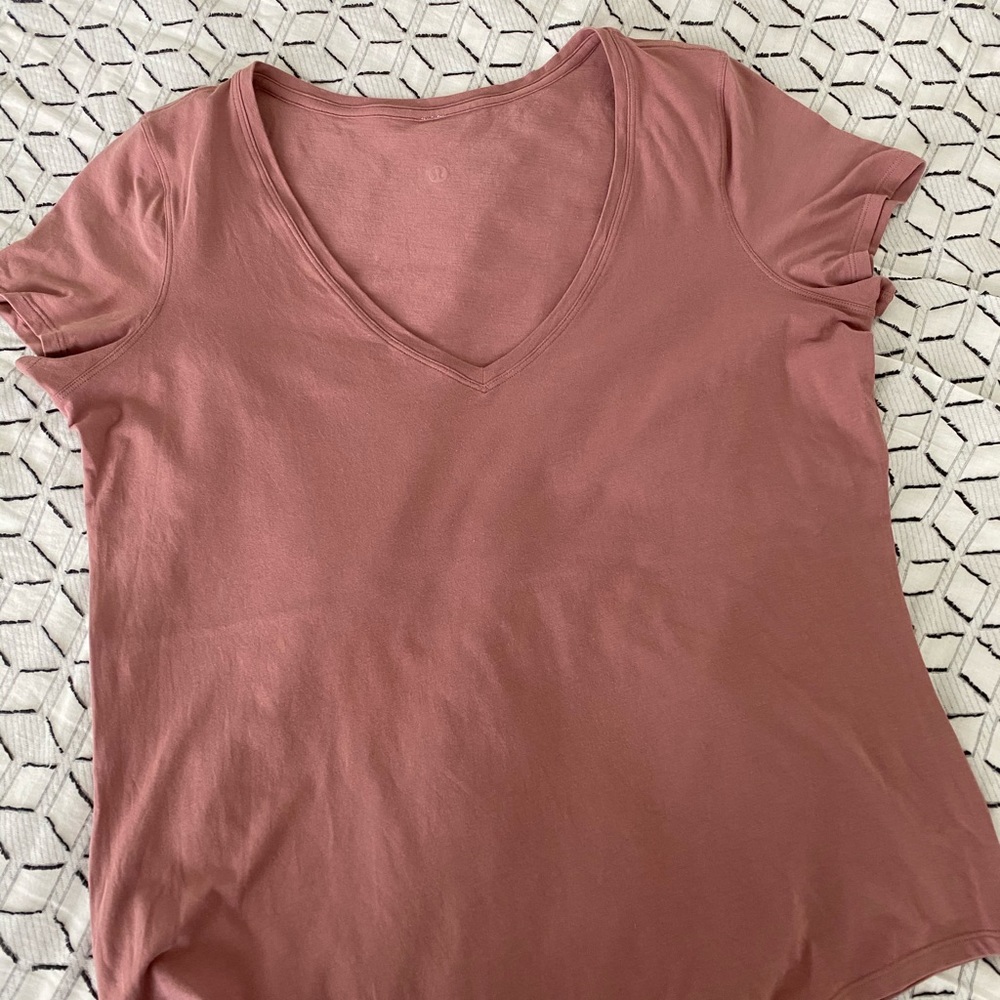 Lululemon Love tee size 8 red dust